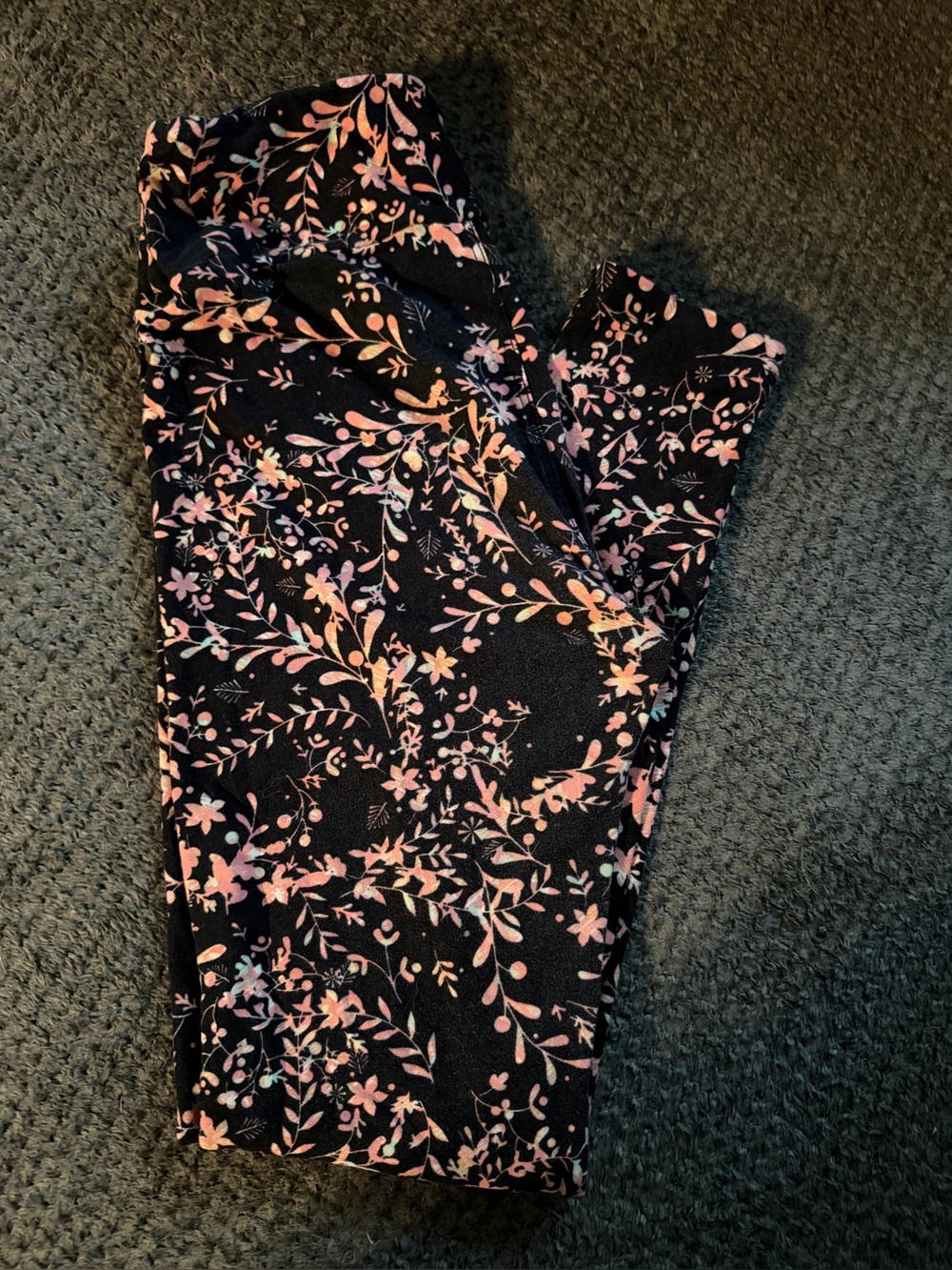 LuLaRoe Black Leggings with Pink/peachy  Floral Vine Print